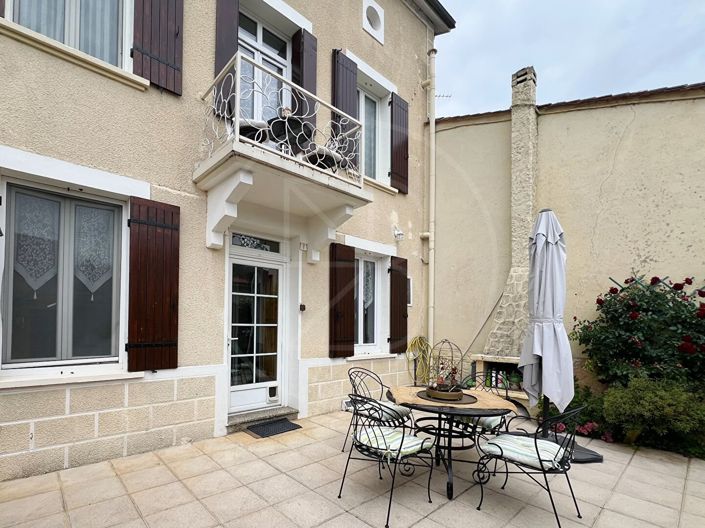 Image No.2-4 Bed House for sale
