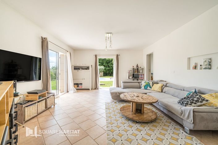 Image No.6-4 Bed House for sale