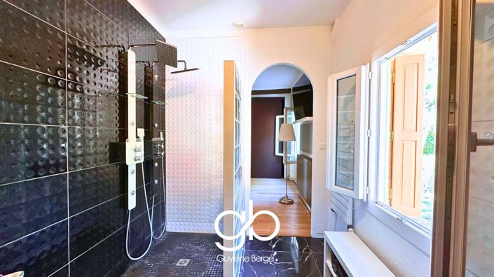 Image No.11-6 Bed House for sale