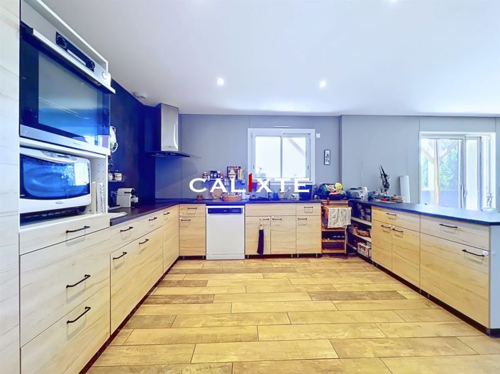 Image No.11-2 Bed House for sale