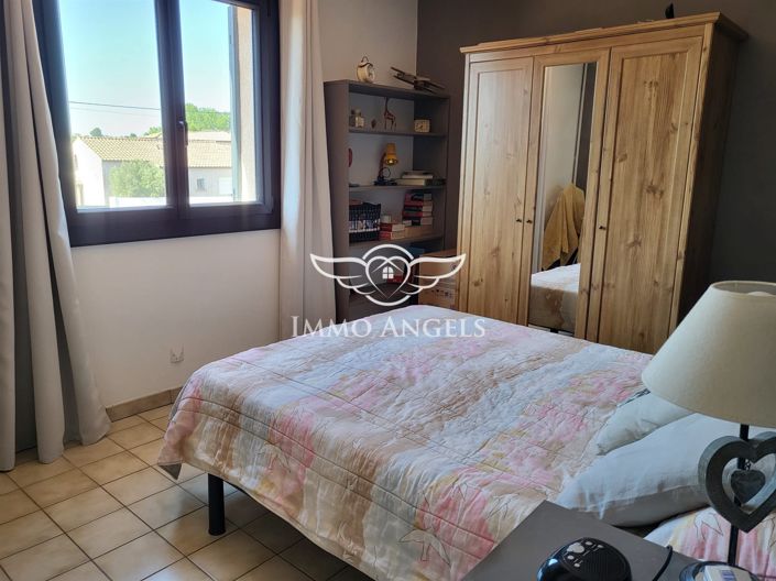 Image No.11-3 Bed House for sale