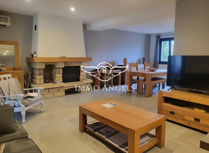 Image No.8-3 Bed House for sale