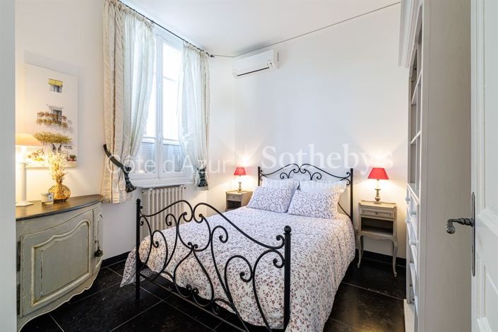 Image No.18-4 Bed Property for sale