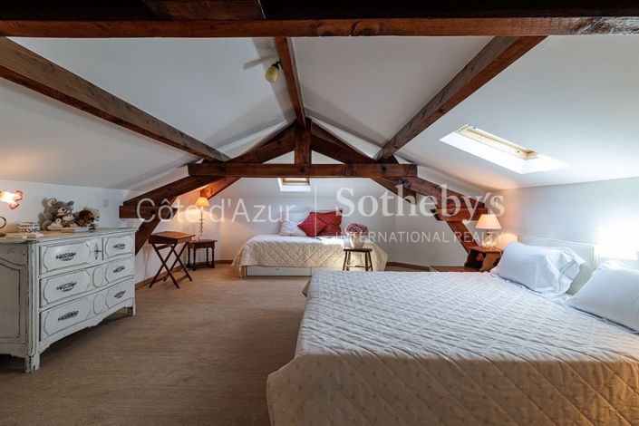 Image No.19-4 Bed Property for sale