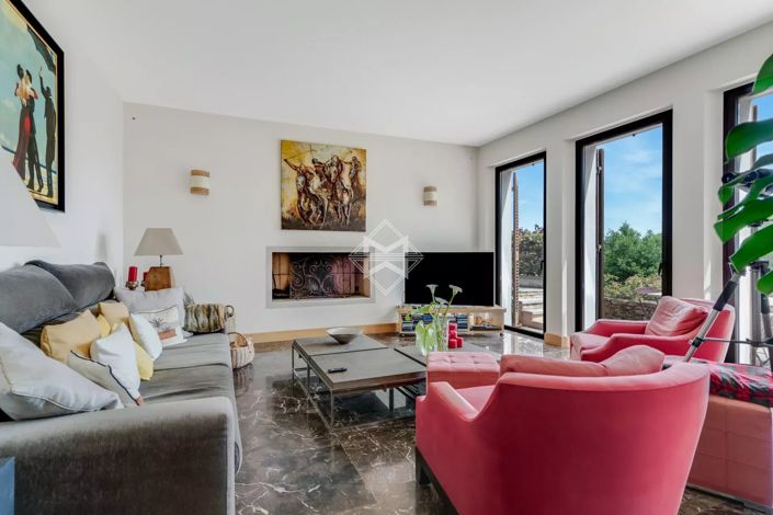 Image No.7-4 Bed House for sale