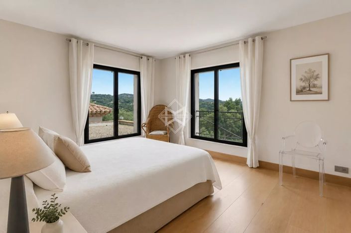 Image No.9-4 Bed House for sale