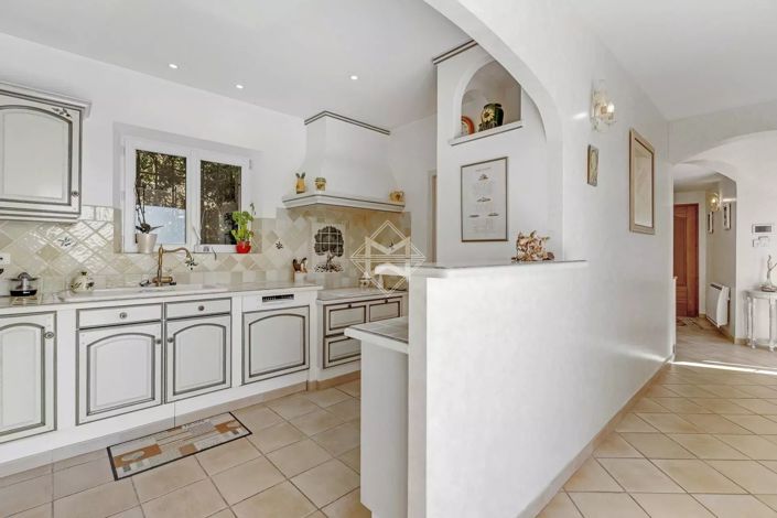 Image No.7-4 Bed House for sale