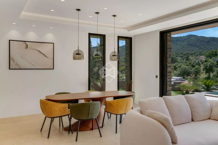 Image No.7-2 Bed House for sale