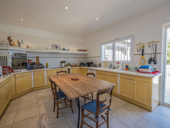 Image No.5-5 Bed House for sale