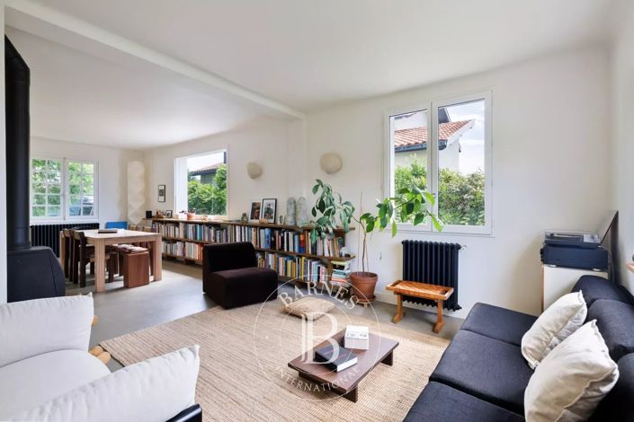 Image No.10-4 Bed House for sale