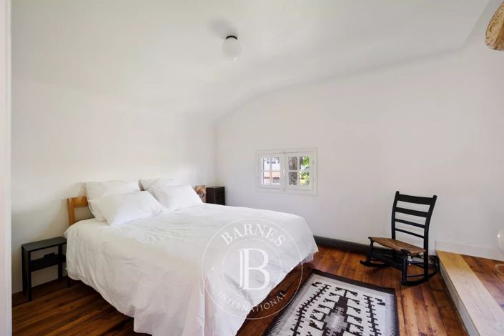 Image No.13-4 Bed House for sale