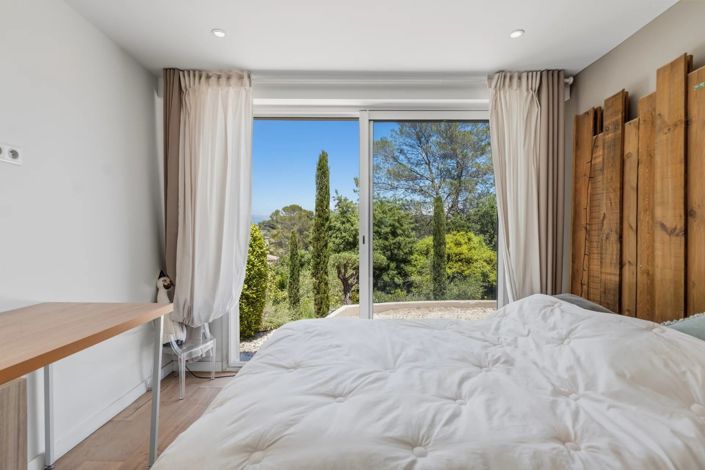 Image No.6-4 Bed House for sale