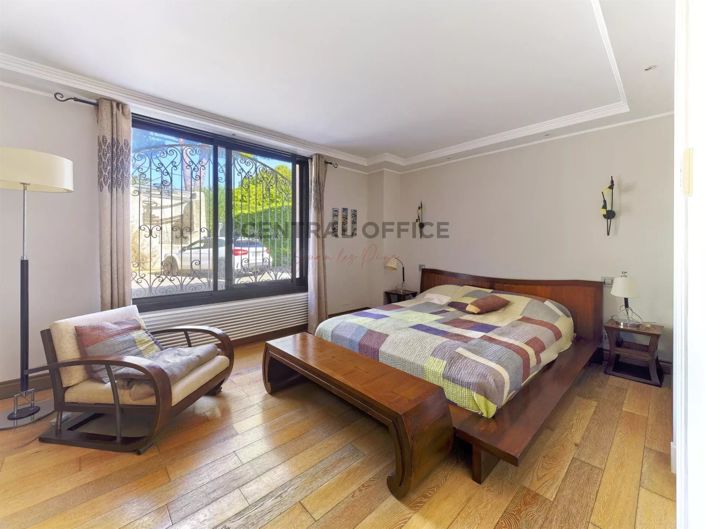 Image No.13-5 Bed House for sale