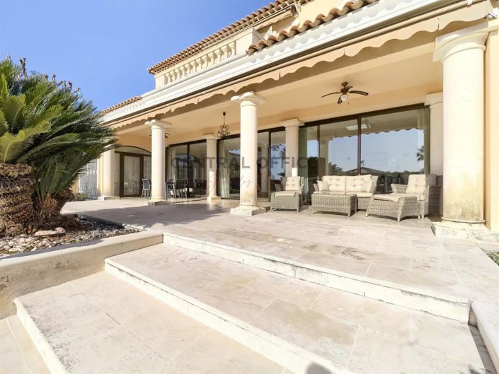 Image No.18-5 Bed House for sale