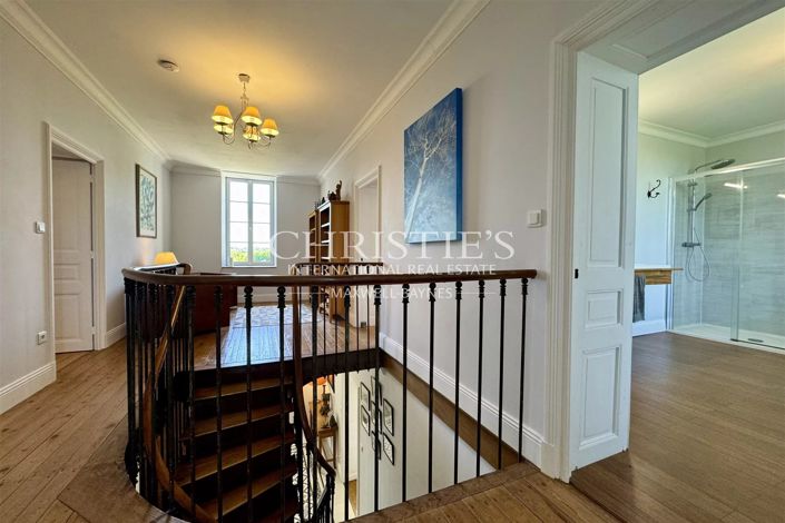 Image No.30-5 Bed House for sale