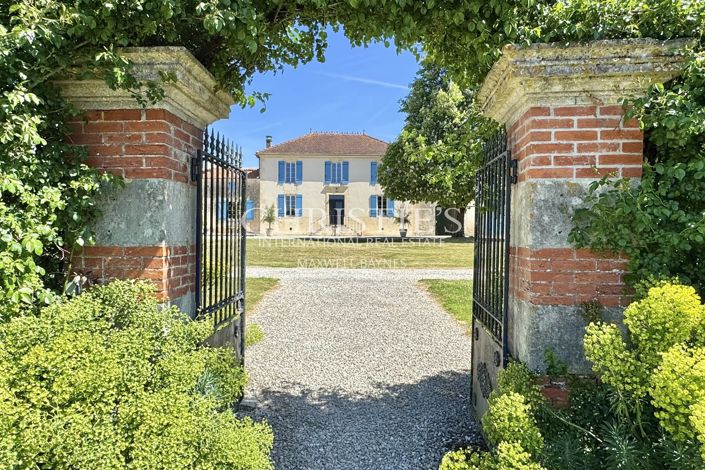 Image No.9-5 Bed House for sale