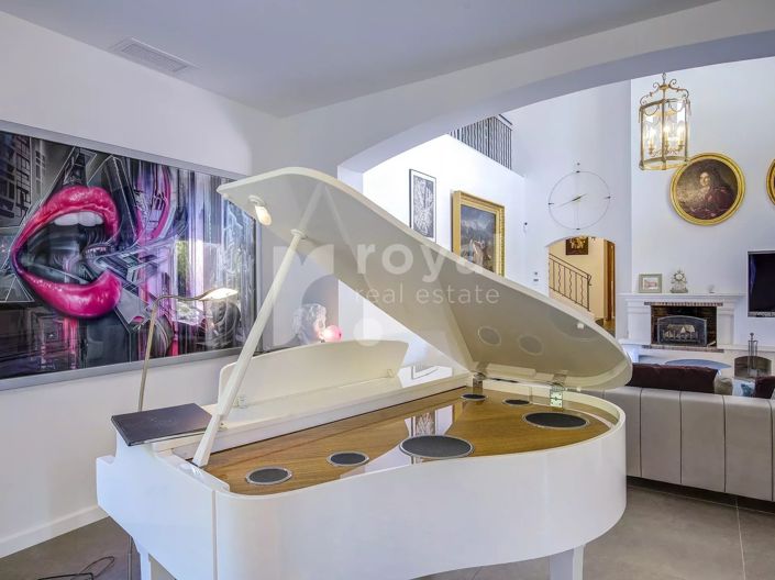 Image No.15-5 Bed House for sale