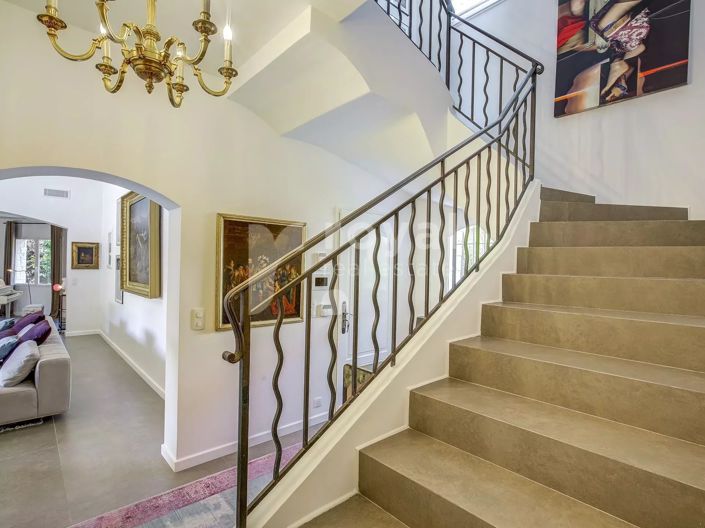 Image No.17-5 Bed House for sale