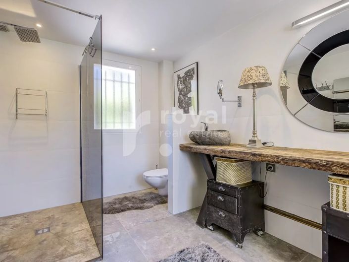 Image No.23-5 Bed House for sale