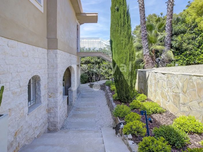 Image No.30-5 Bed House for sale