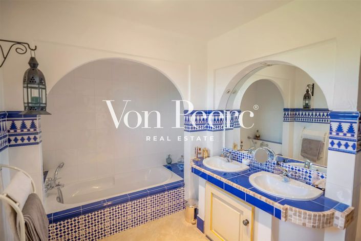 Image No.9-4 Bed House for sale