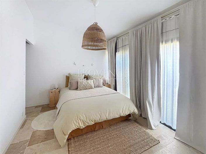 Image No.14-10 Bed House for sale