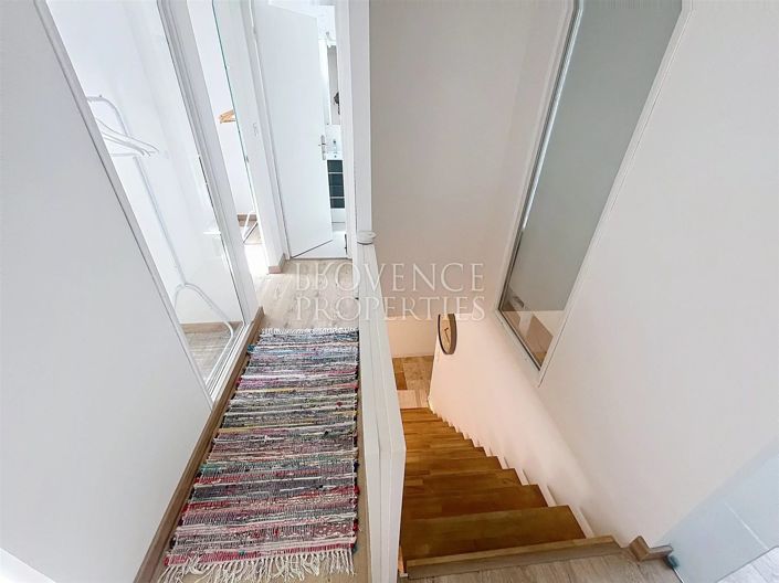 Image No.16-10 Bed House for sale