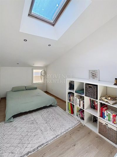 Image No.20-10 Bed House for sale