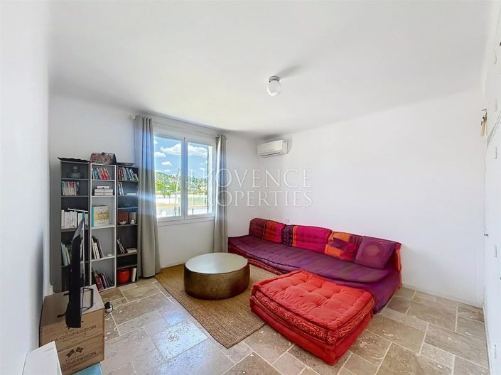 Image No.26-10 Bed House for sale