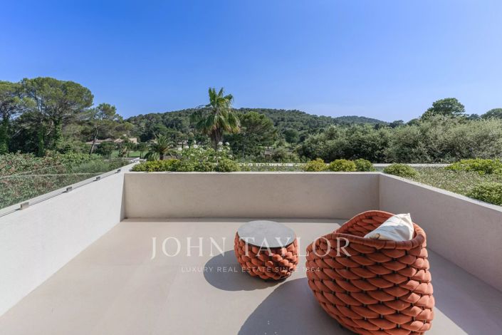 Image No.11-5 Bed House for sale