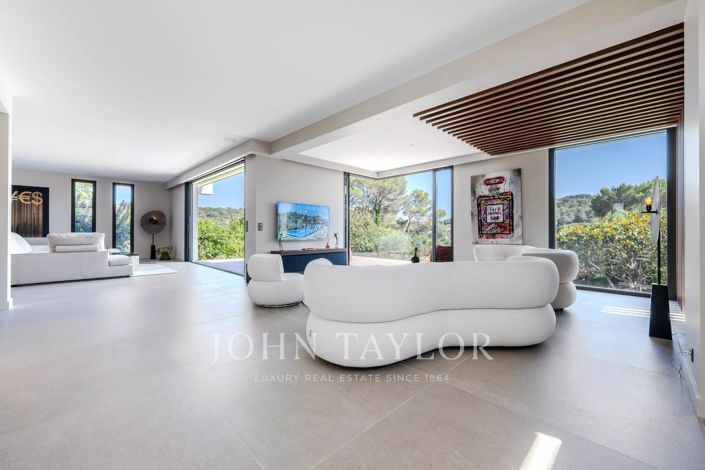 Image No.13-5 Bed House for sale