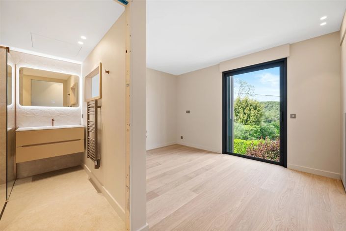 Image No.15-5 Bed House for sale
