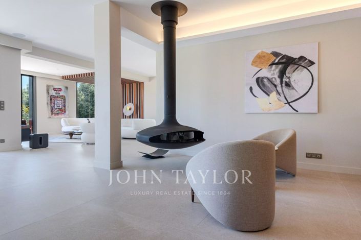 Image No.18-5 Bed House for sale