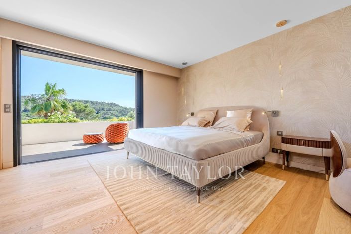 Image No.22-5 Bed House for sale