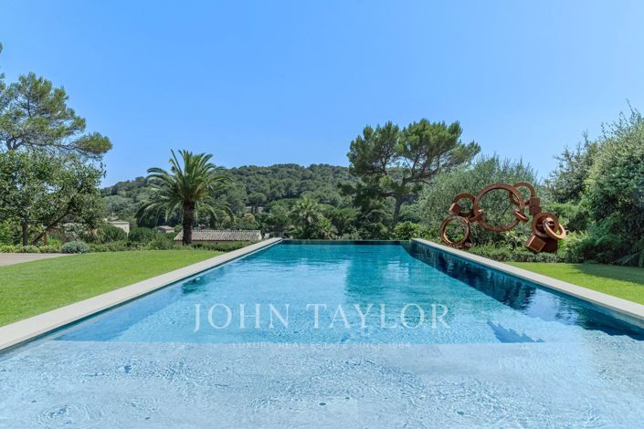 Image No.6-5 Bed House for sale