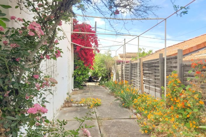 Image No.15-6 Bed House for sale