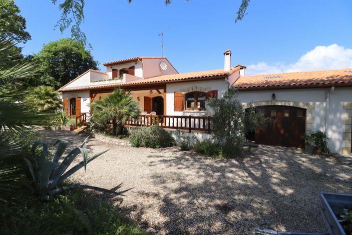 Image No.14-4 Bed House for sale