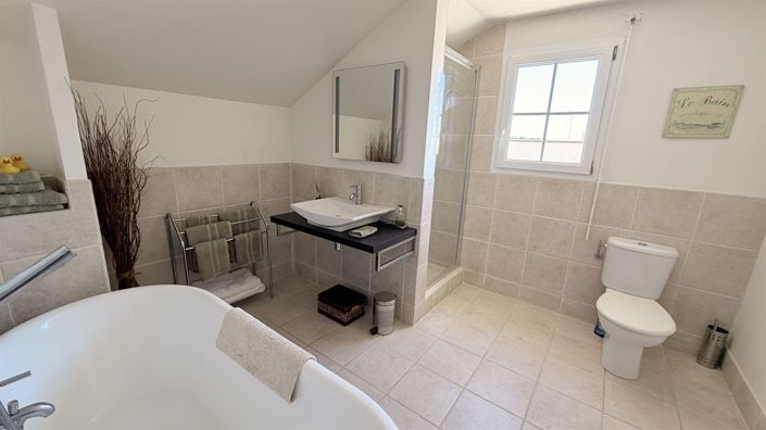Image No.20-3 Bed House for sale