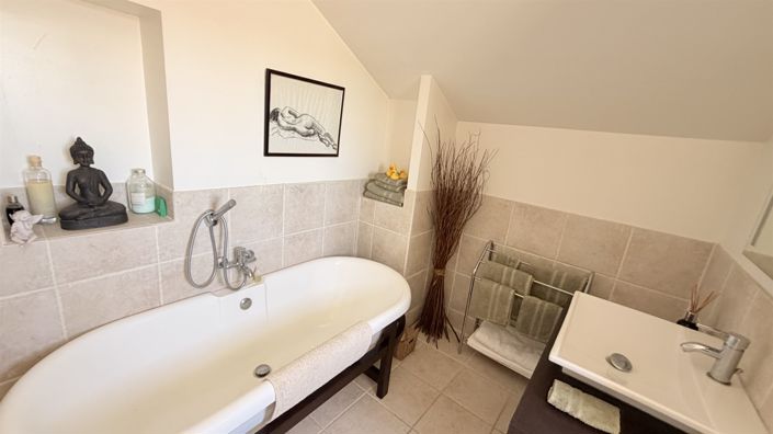 Image No.21-3 Bed House for sale