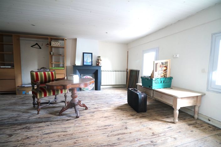 Image No.19-5 Bed House for sale