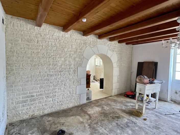 Image No.8-5 Bed House for sale