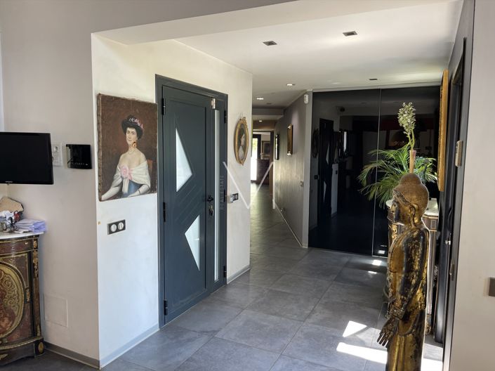 Image No.24-3 Bed House for sale