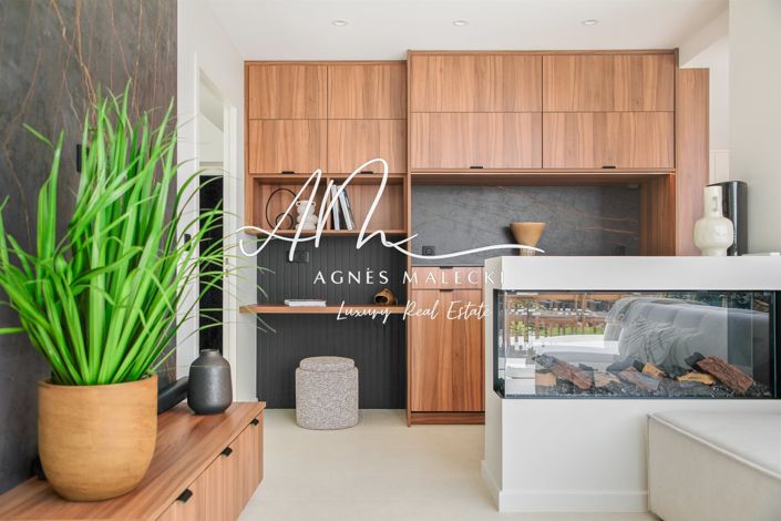 Image No.19-6 Bed House for sale