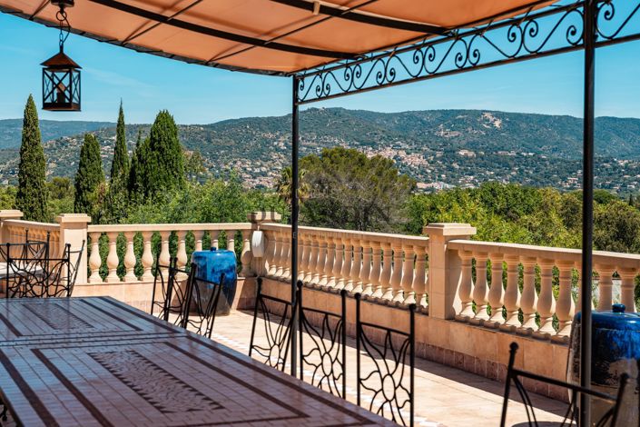 Image No.4-6 Bed House for sale