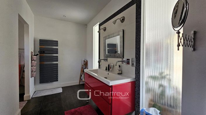 Image No.16-5 Bed House for sale
