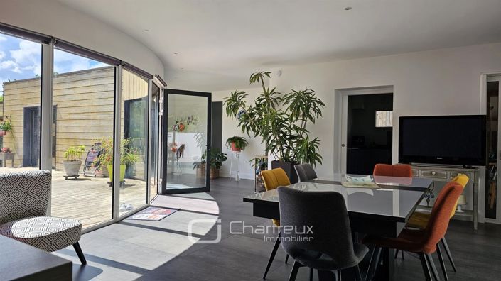 Image No.4-5 Bed House for sale