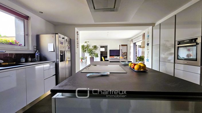 Image No.7-5 Bed House for sale