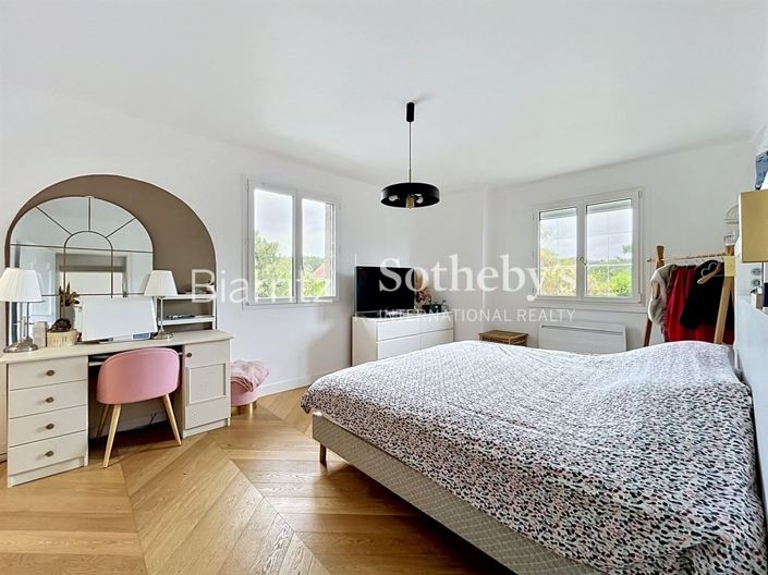 Image No.10-4 Bed House for sale