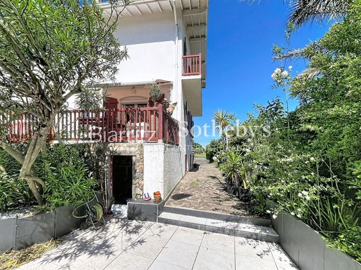Image No.18-4 Bed House for sale