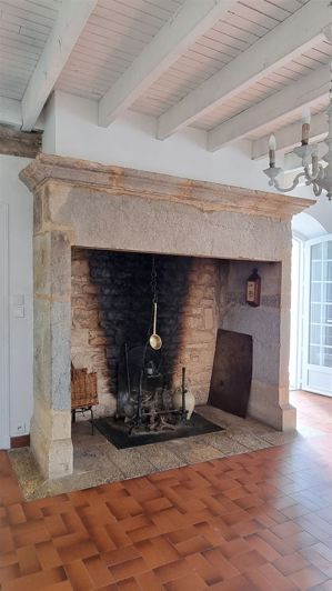 Image No.17-5 Bed House for sale